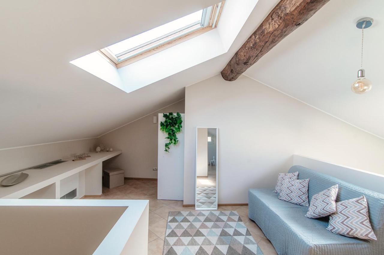 Ferienwohnung Sky Attic 72 - The House Of Travelers Como Exterior foto